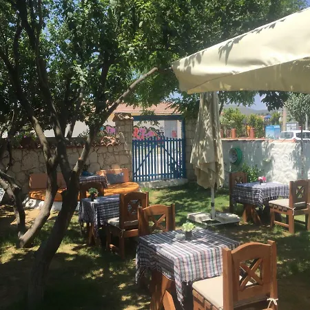 Tuana Butik Nocleg ze śniadaniem Çeşme