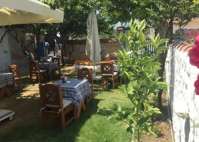 Alojamento de Acomodação e Pequeno-almoço Tuana Butik